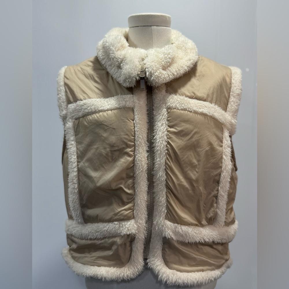 Faux Fur Trimmed Vest Sz Large.